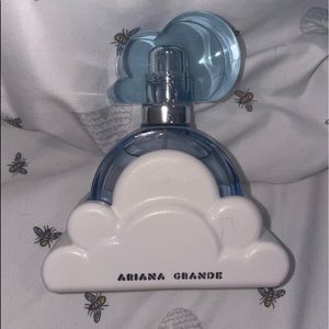Ariana Grande Cloud perfume